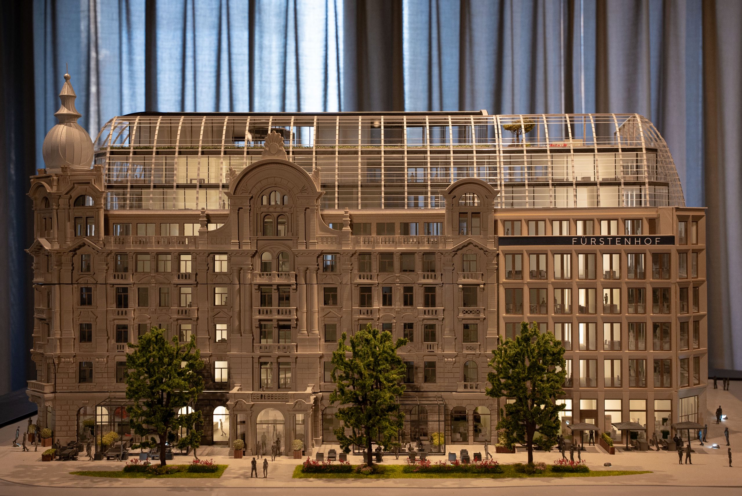 Modell Fürstenhof Momeni