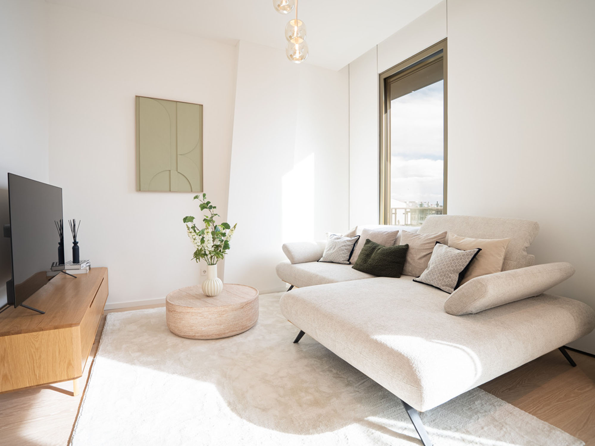 FOUR T3 – Luxuriöse, vollmöblierte 2-Zimmer-Wohnung