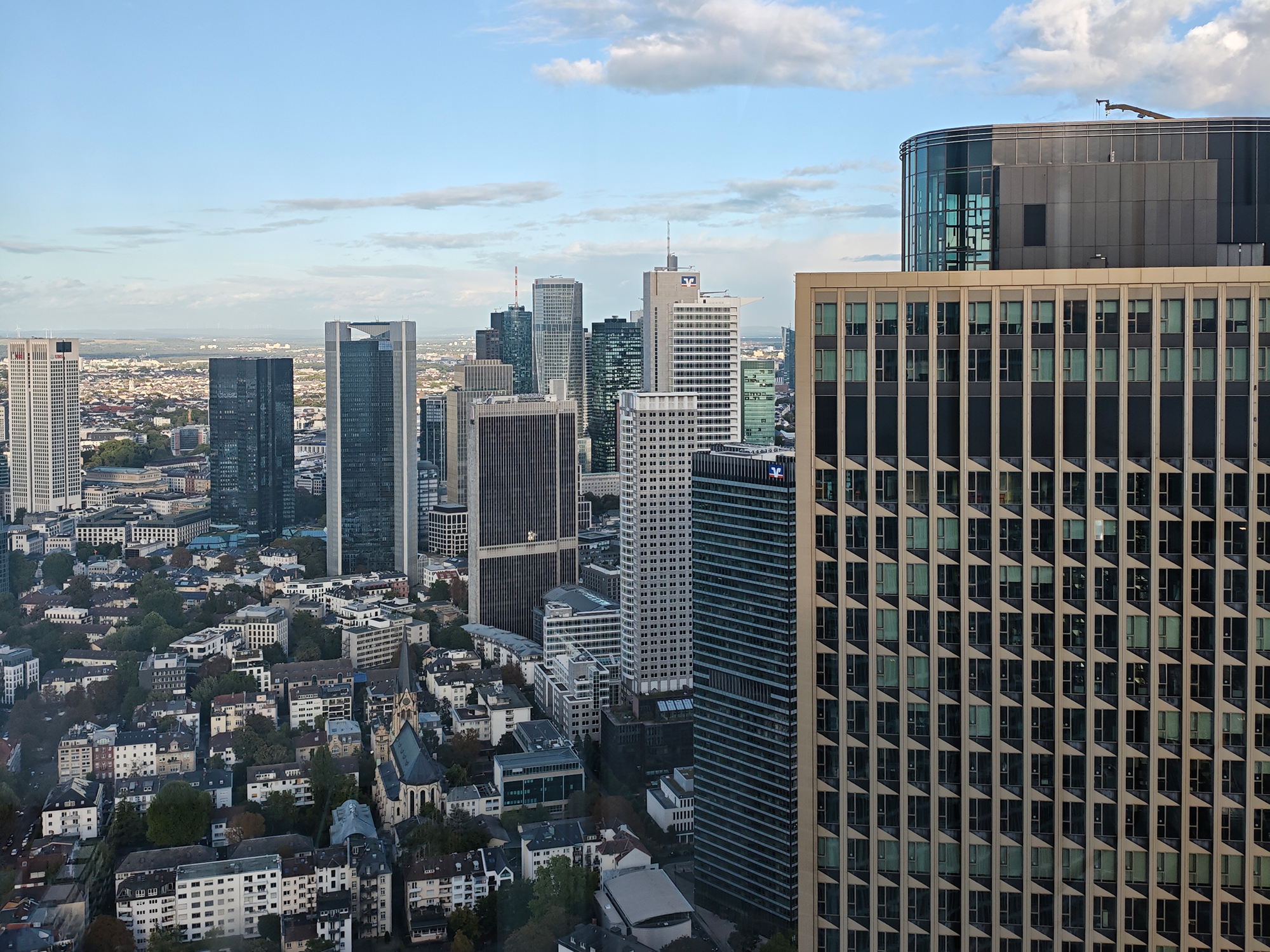 Skyline-Frankfurt-Hochhäuser-FOUR