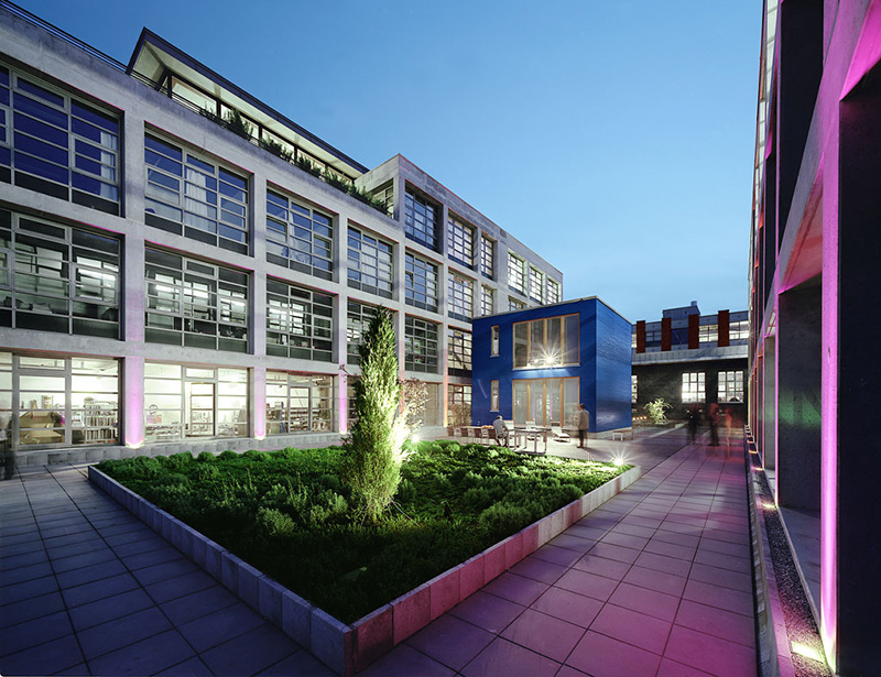 Ardi Goldman - Union-Areal - Blaues Haus