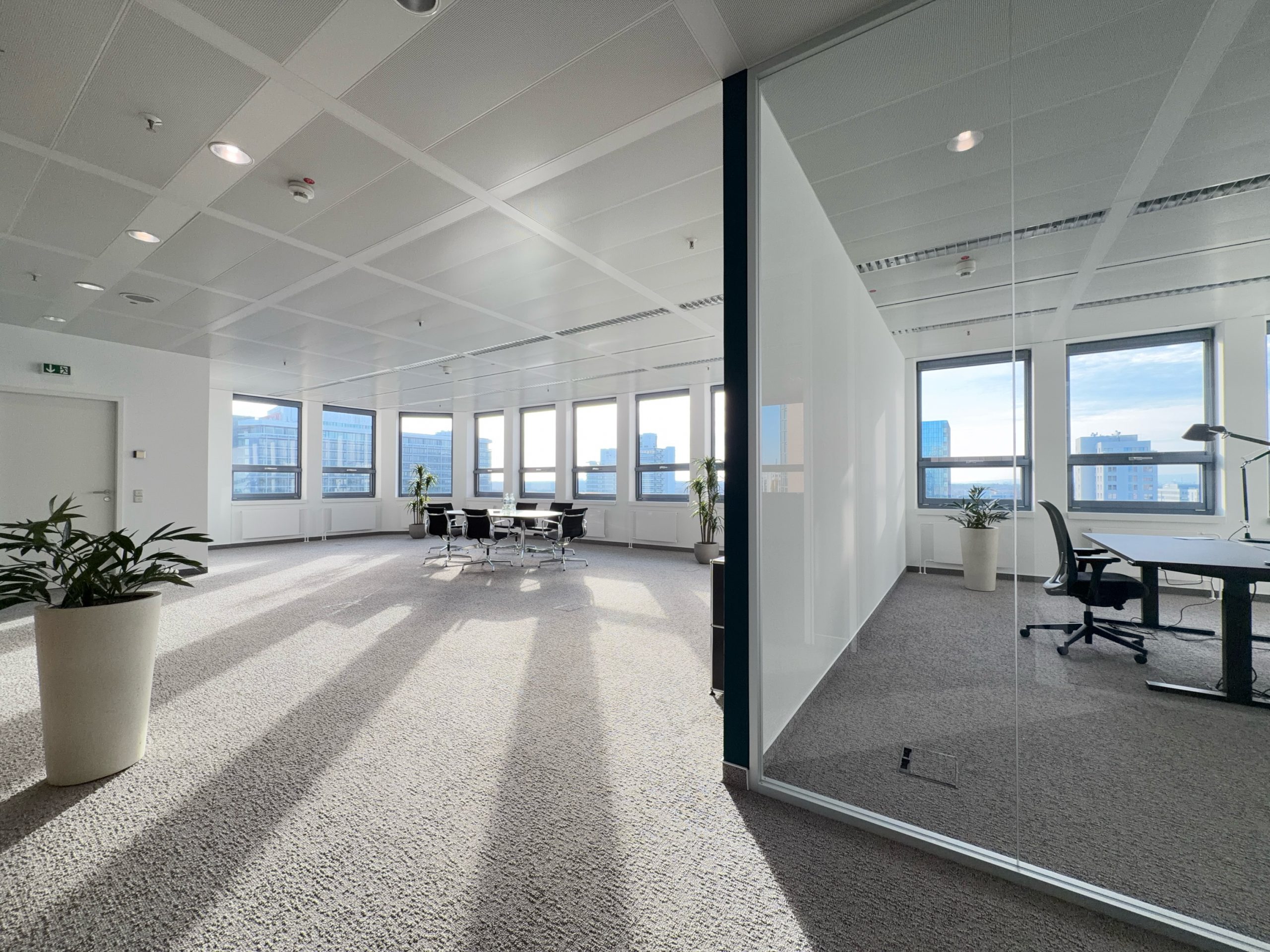 SREA - ATRICOM - Frankfurt - Lyoner Strasse 15 - Musterbüro-15