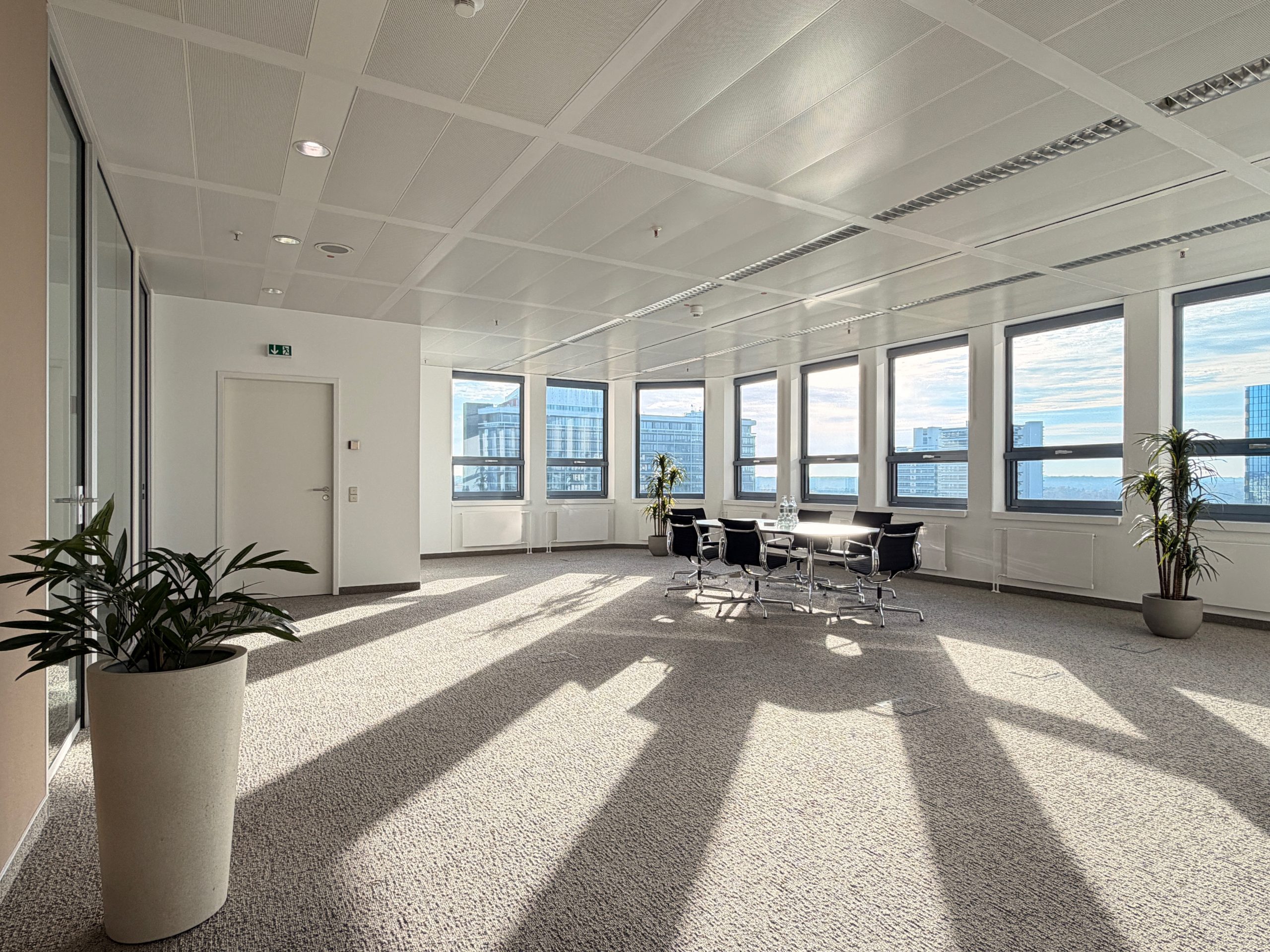 SREA - ATRICOM - Frankfurt - Lyoner Strasse 15 - Musterbüro-4