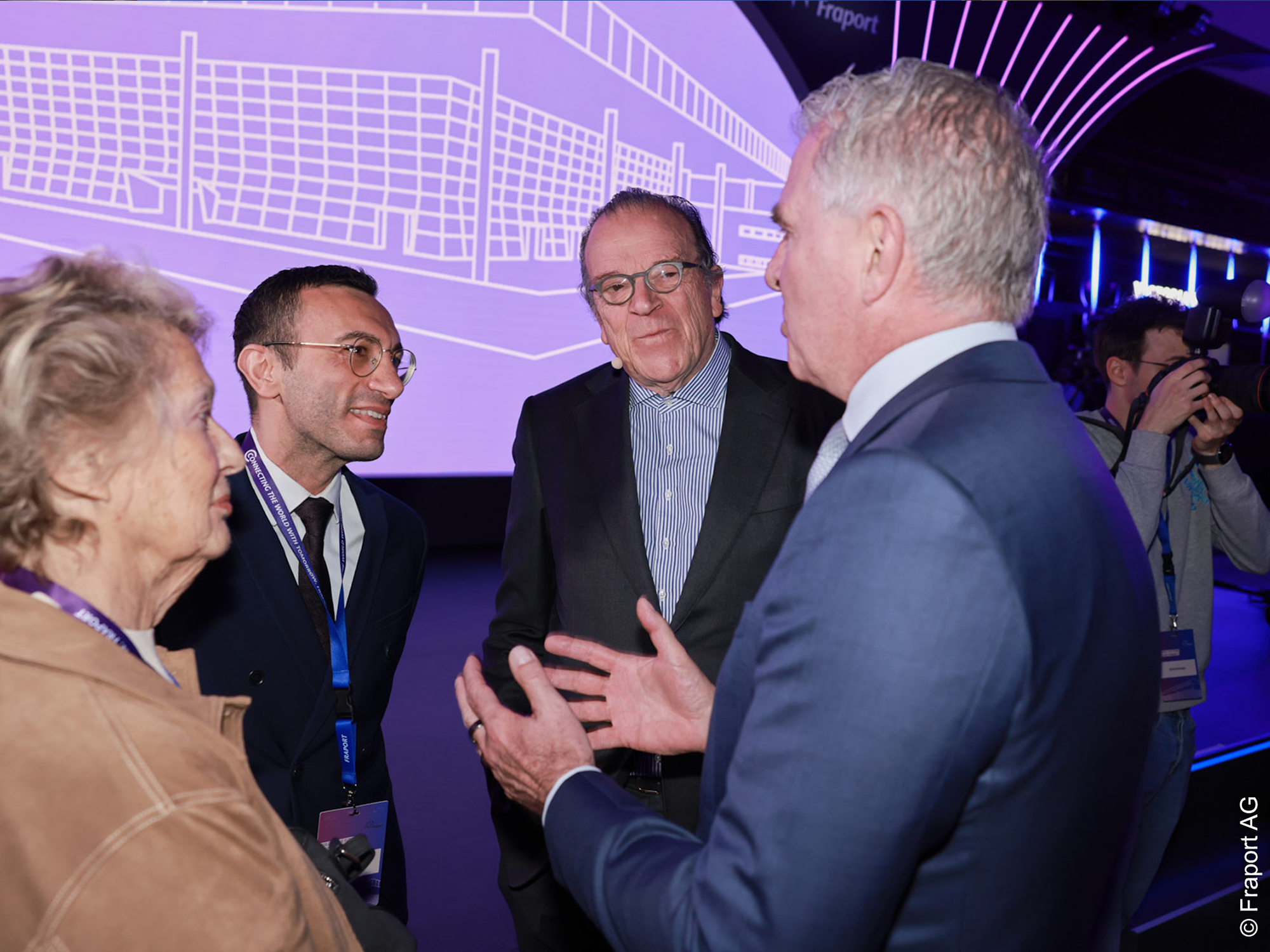 Terminal - 3 - Eröffnung - Mike - Josef - Christoph - Mäckler