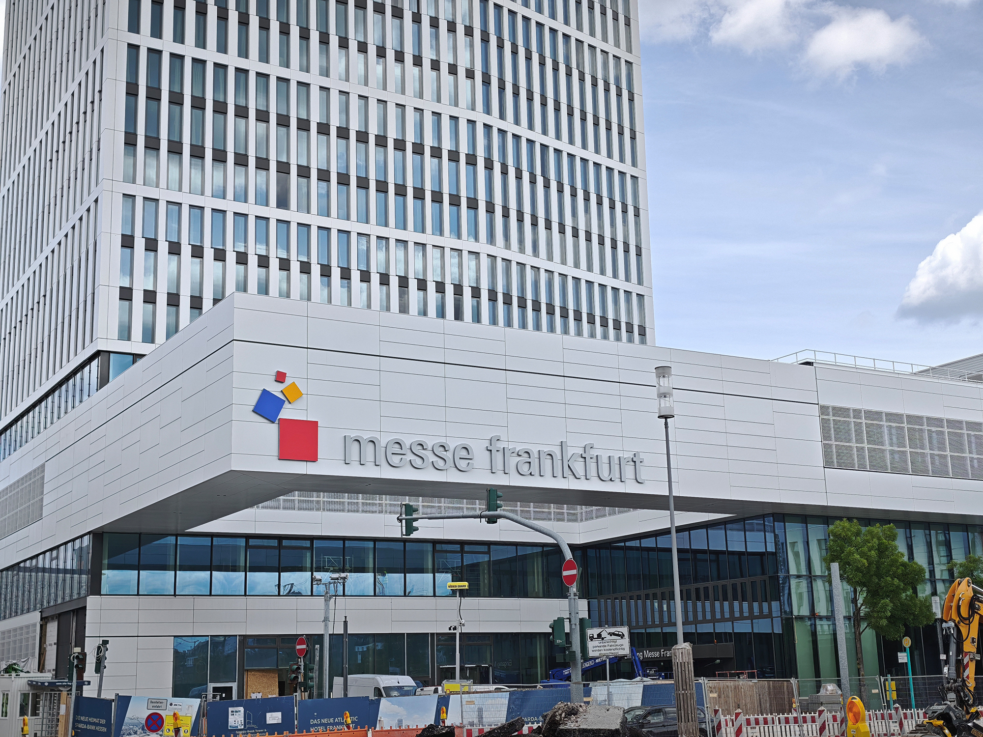 Messe - Frankfurt - Eingang - Süd - Sparda - Bank - Tower