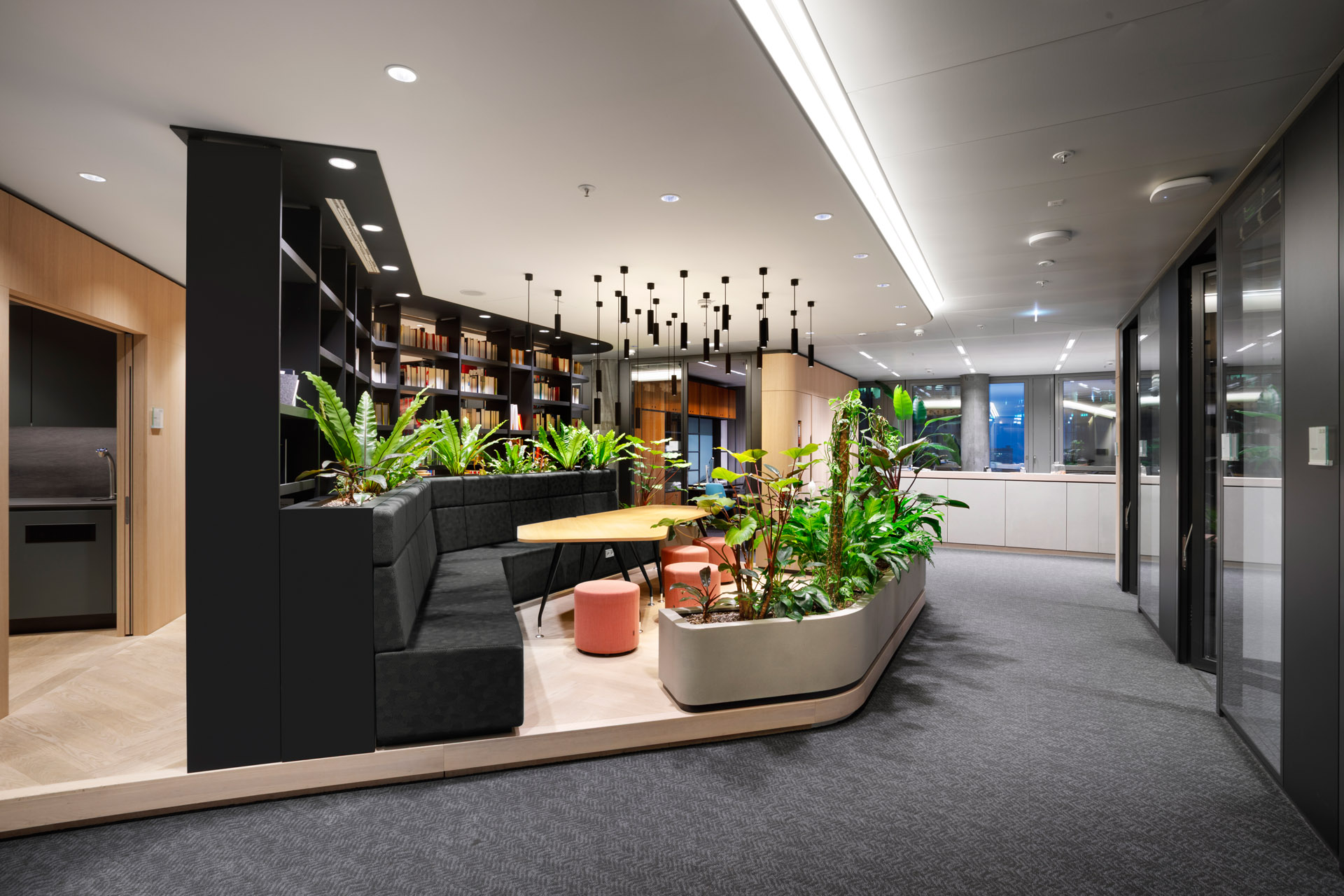 k1 BusinessClub – Büro & Co-Working im FOUR Frankfurt – T4