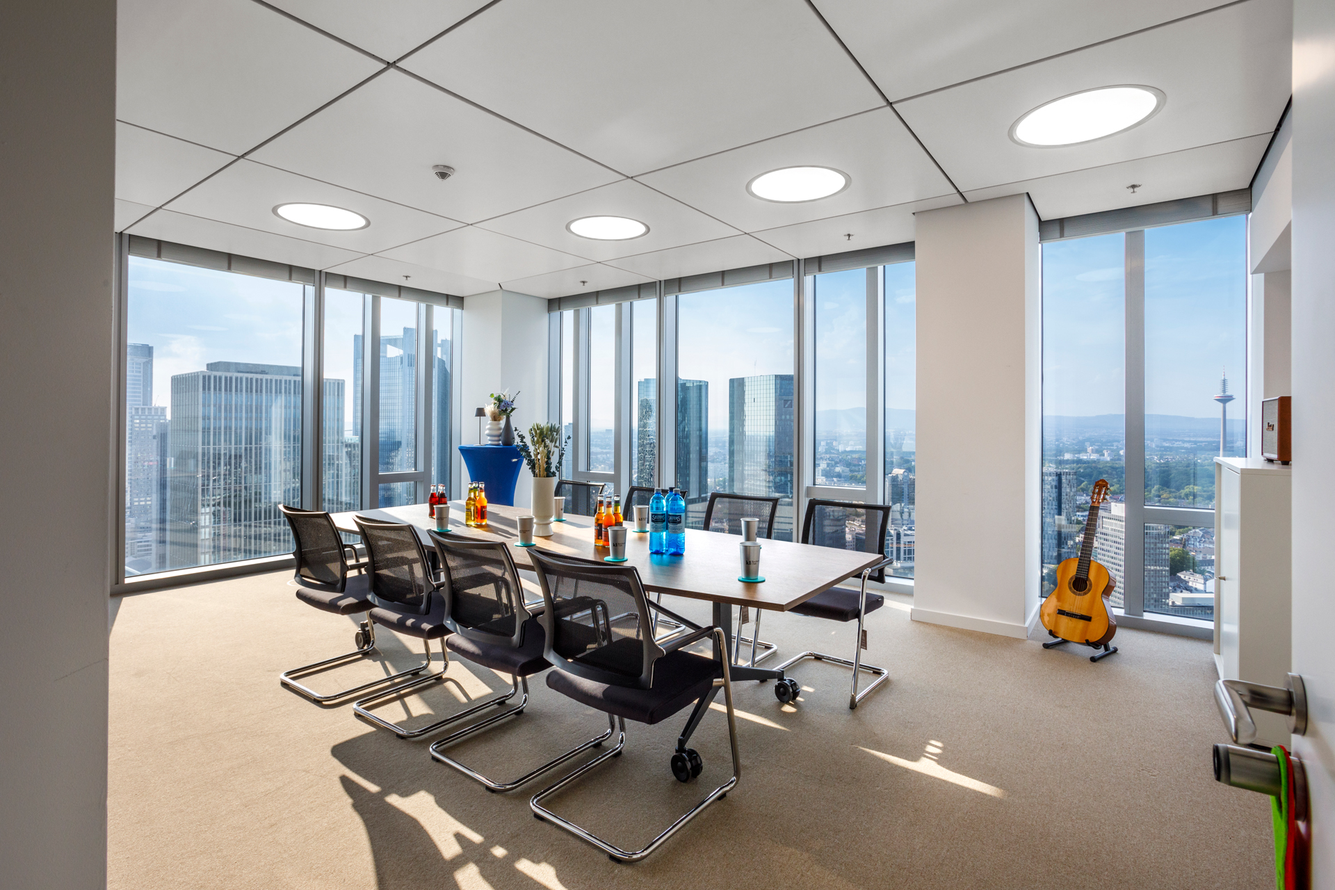 k1 BusinessClub - Main Tower - Frankfurt am Main - Neue Mainzer Straße 52–58 - Main Tower Konferenzraum Mainhattan