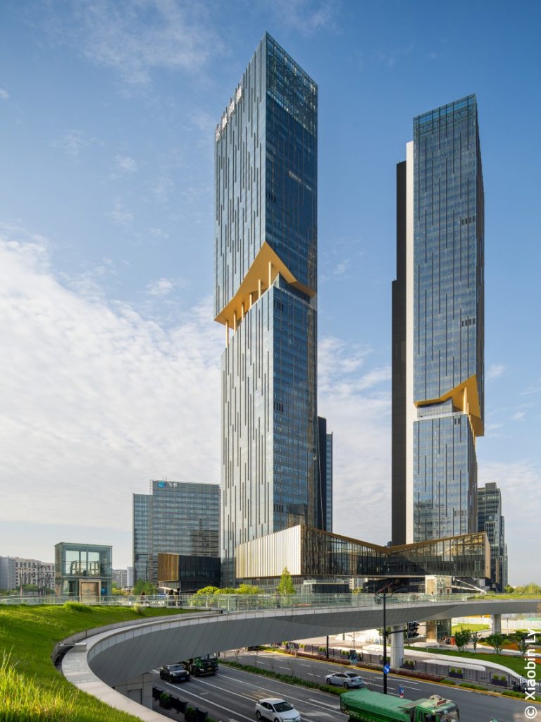 06_DAM_IHP26-27_Büro-Ole-Scheeren_The-Axiom_Foto-Xiaobin-Lv_verkleinert