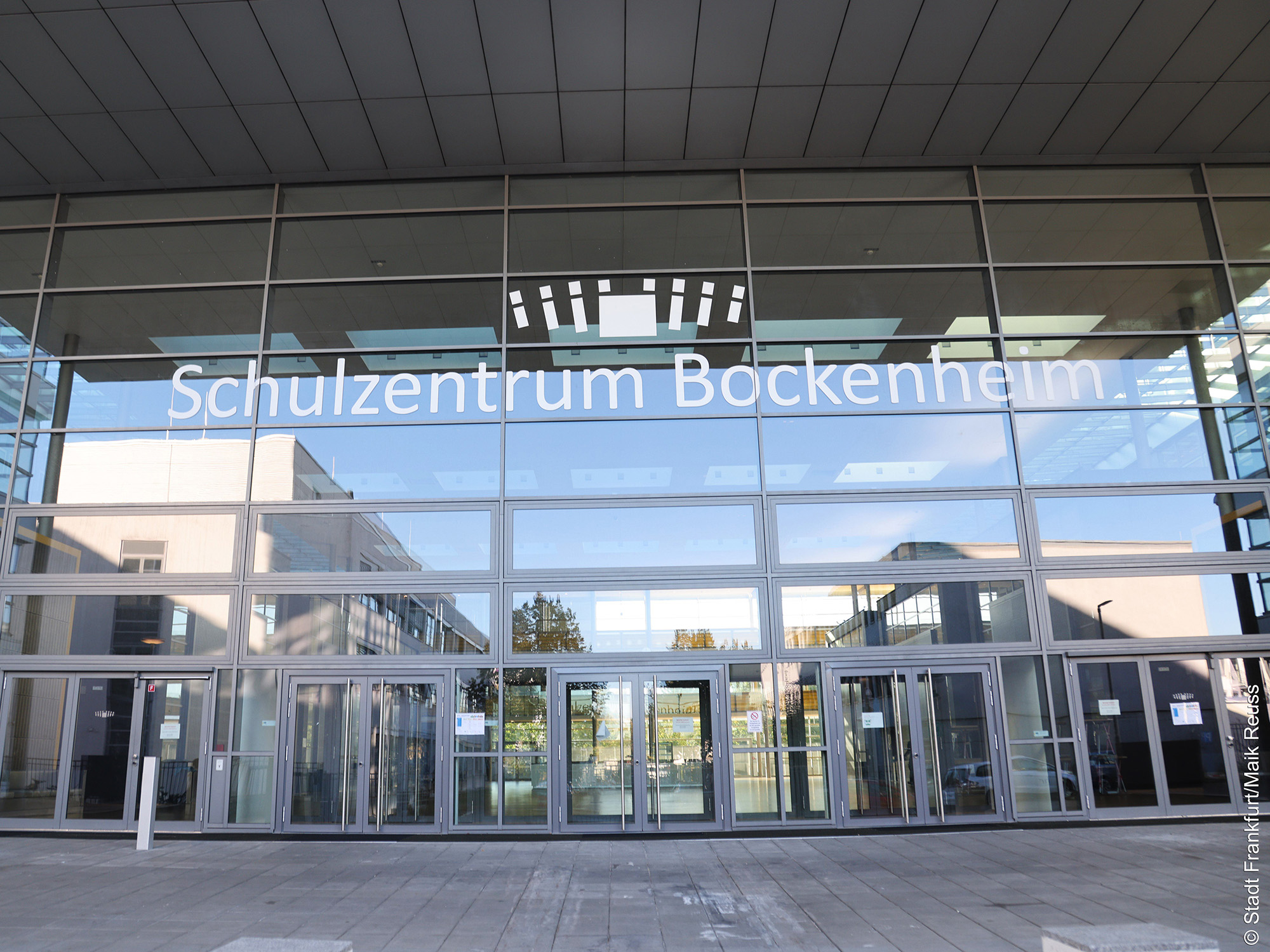 Schulzentrum-Bockenheim-Lateral-Towers